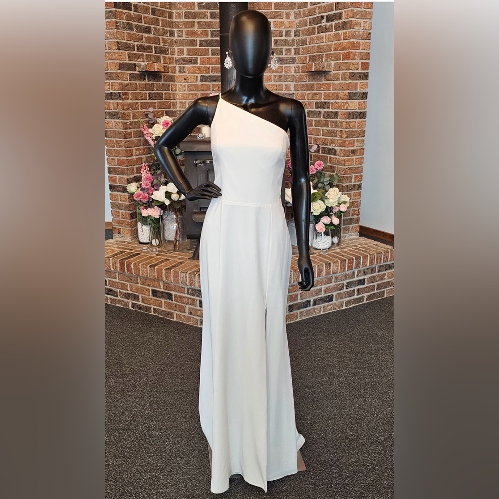 Amsale Ivory One Shoulder Crepe Wedding Gown size 8